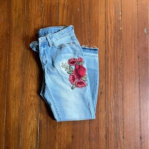 Embroidered skinny jeans